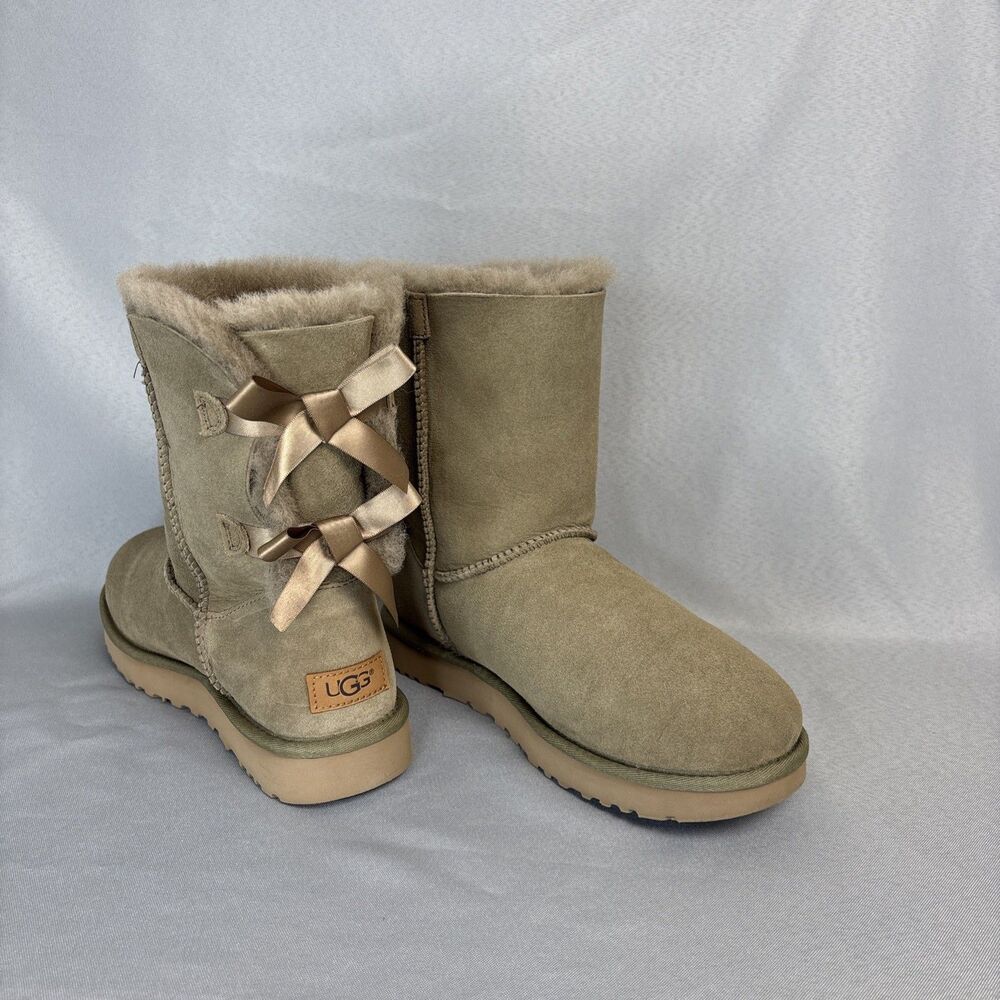 Womens UGG Boots Sz 9 Bailey Bow  Short ALP Antelope Green Suede Boho Festival - Picture 11 of 16